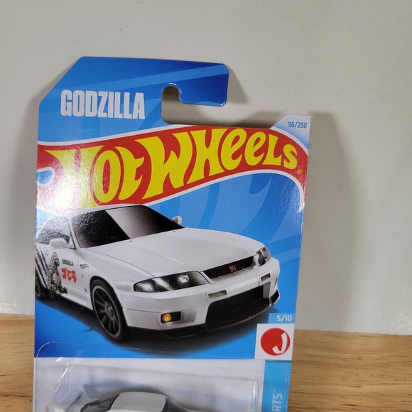Nissan Skyline GT-R Hot Wheels Godzilla Die-cast B - Picture 4 of 8